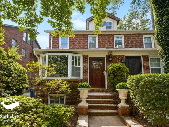 7552 Kessel St, Forest Hills, NY 11375