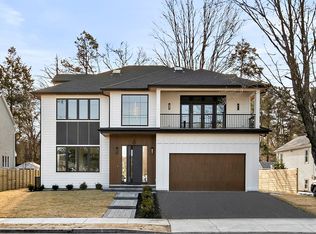 6 Caulfield Cir, Newton, MA 02459