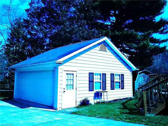5th image of 125 Diana Dr