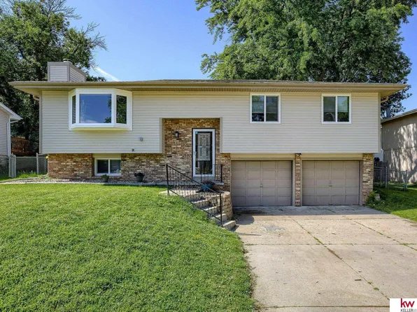 3405 Redwing Dr, Bellevue, NE 68123