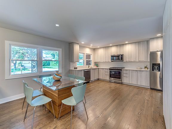 3rd image of 1015 S Highland Ave