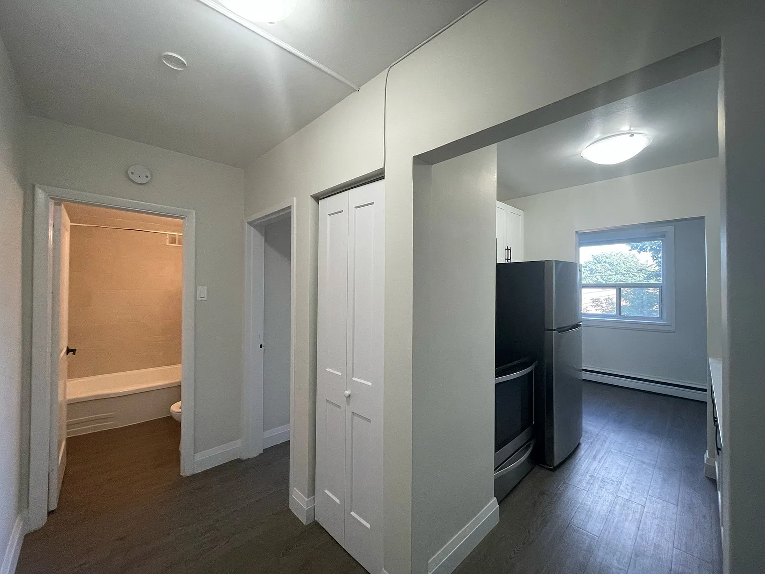 337 East 42nd St — Photo 4