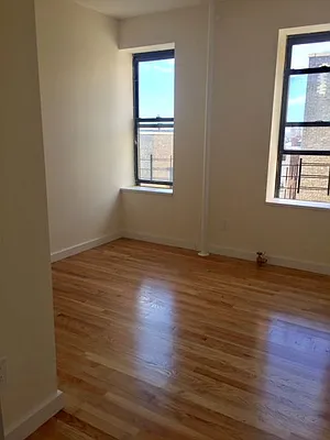 Rented by Roberto Guilbet, LREB | media 21