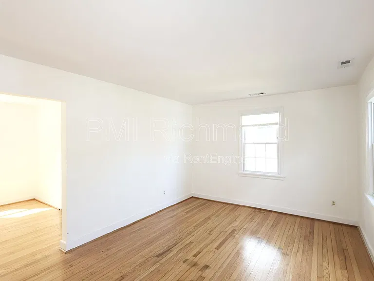 904 Maple Ave — Photo 4