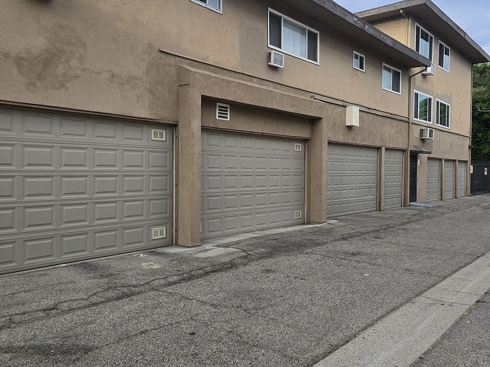 1st image of 4954 Hazeltine Ave APT 2