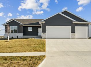 1342 Echo Ridge Ln, Marion, IA 52302
