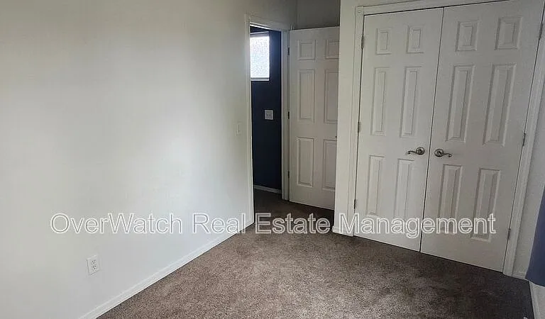 1028 E 8th Ave — Photo 8