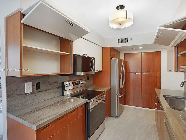 3500 Mystic Pointe Dr #1206 — Photo 10