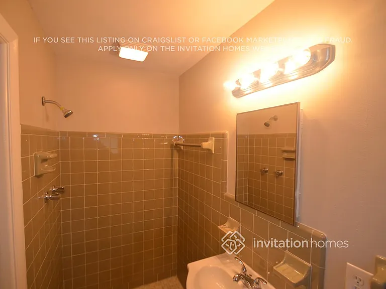 2642 Oakbrook Dr — Photo 10