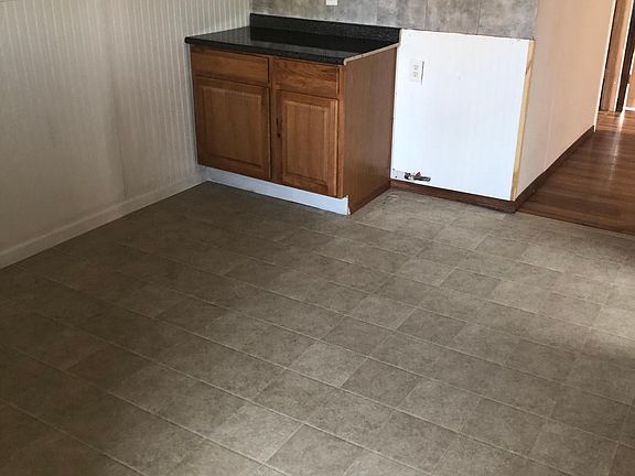 4th image of 26 Mayer Ave