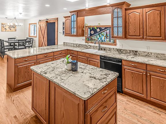 2nd image of 522 Blevins Rd