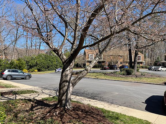 2nd image of 1184 Jamestown Rd APT 4