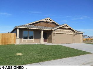208 Golding St, Moxee, WA 98936