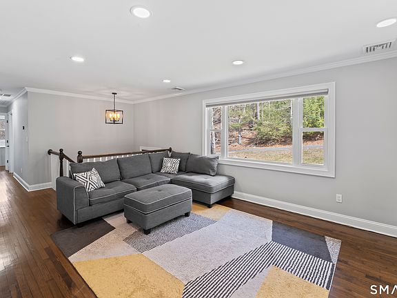 3rd image of 17 Valley Field Road South