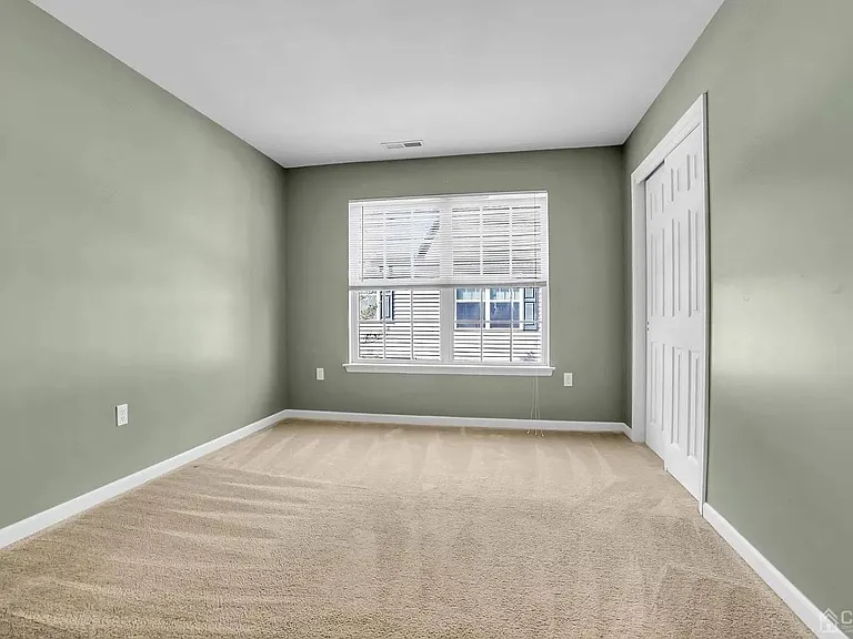 1054 Morning Glory Dr — Photo 7