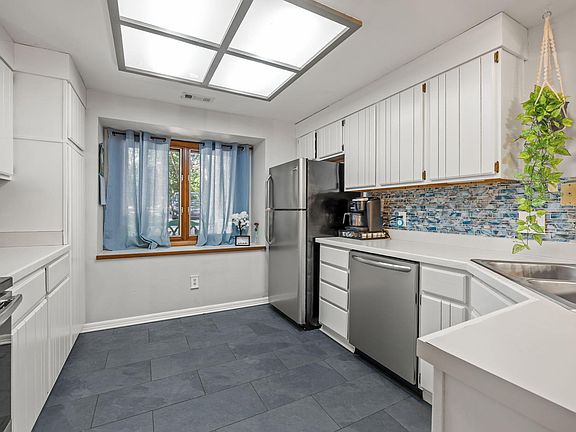 5th image of 4321 Sunscape Ln
