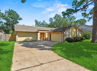 15362 Meadow Village Dr, Houston, TX 77095