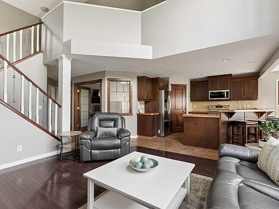 5th image of 391 E Auburn Bay Hts SE