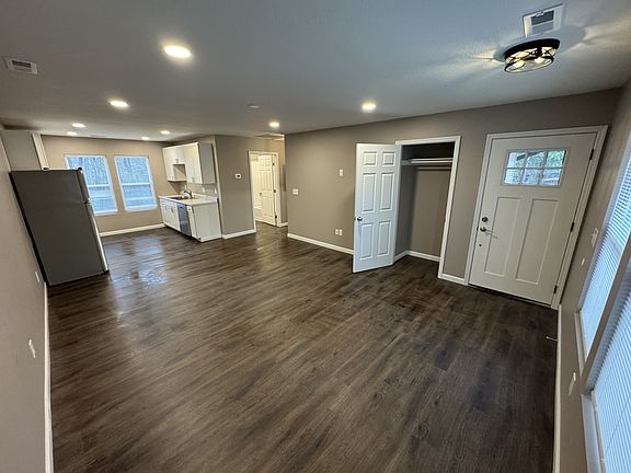 Main room and Kitchen