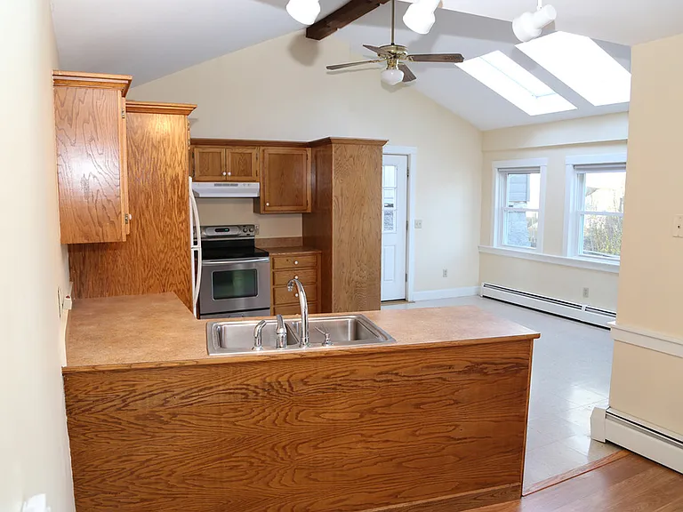 10 Oak Pl #A — Photo 5