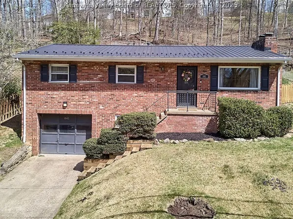 841 Daverton Rd, South Charleston, WV 25303