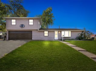 5600 Klinger St SW, Cedar Rapids, IA 52404