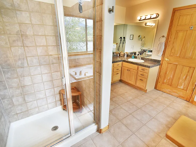 172 Robin Dr — Photo 36