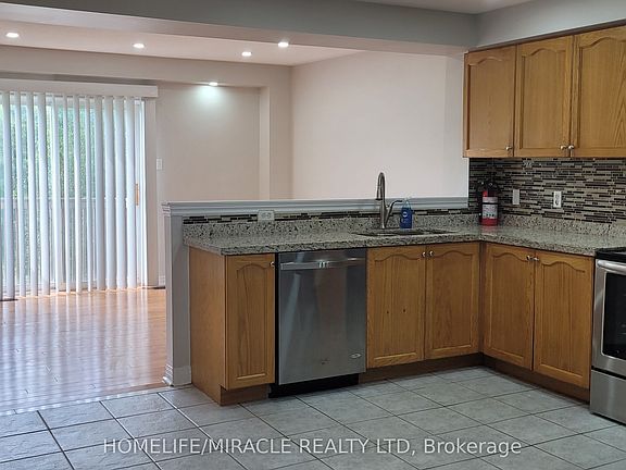 3rd image of 98 Marycroft Ct