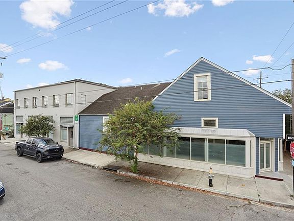 4th image of 3308 Burgundy St