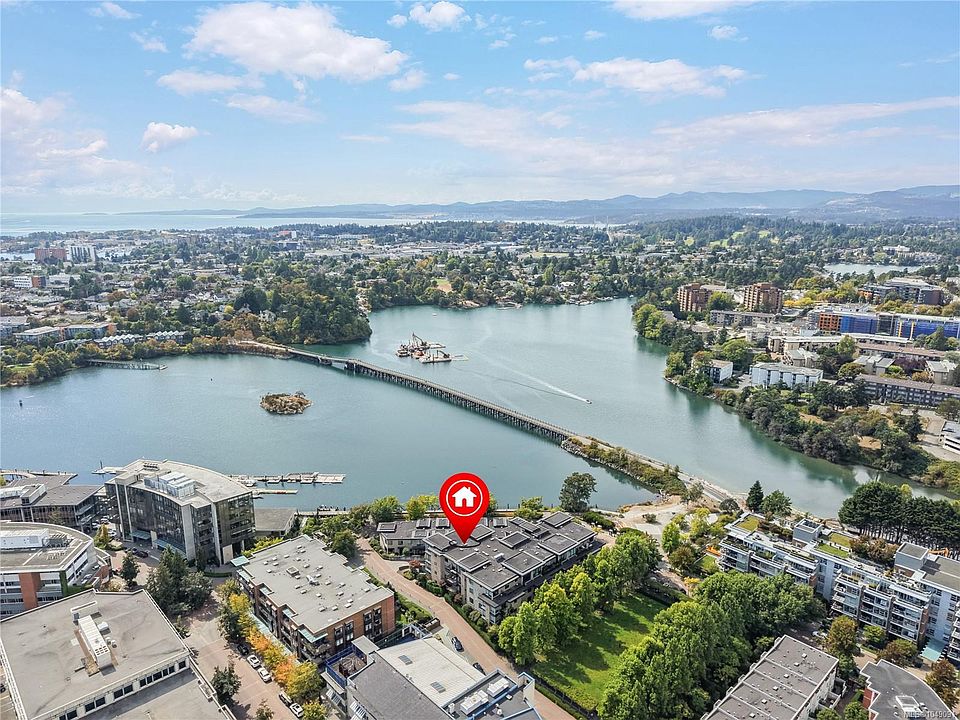 1st image of 330 Waterfront Cres #306