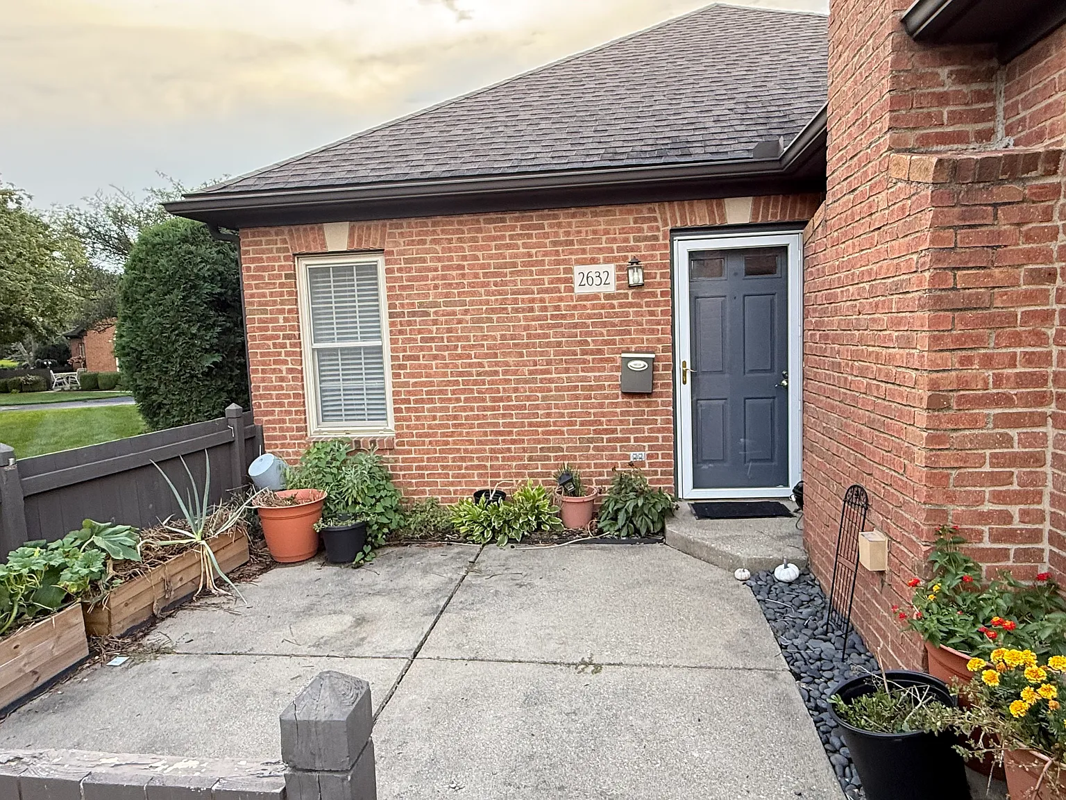 2 bed, 1.5 bath, 1051 sqft, $1,800 — Photo 4