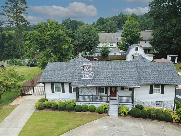 569 Garner Way NW — Photo 2