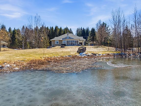 2nd image of 24 Rue Rosedale Bay