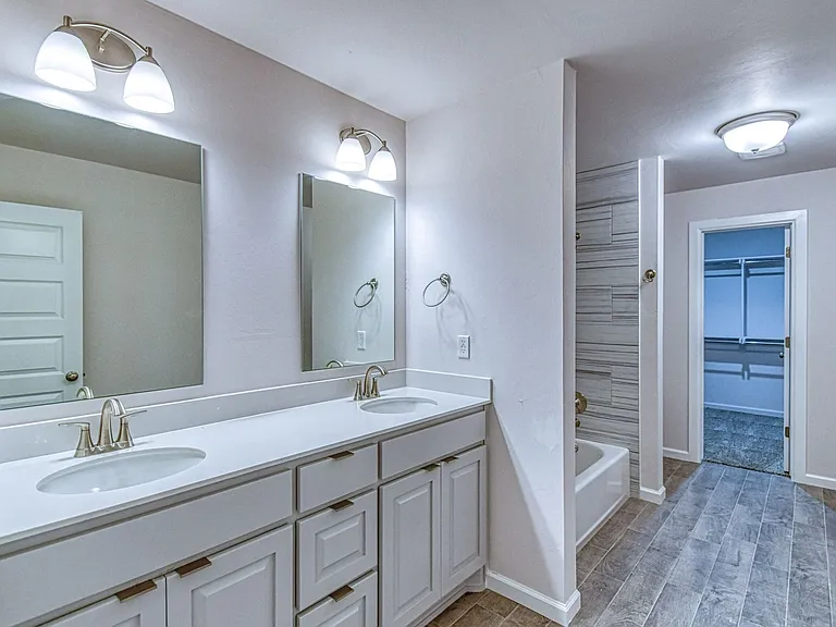 1006 Varenna Ln — Photo 19
