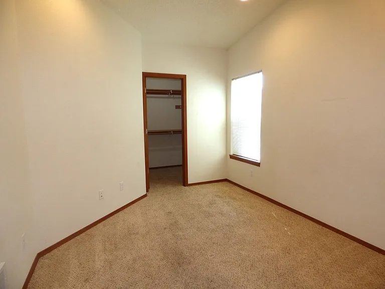 619-621 S Broad St — Photo 36
