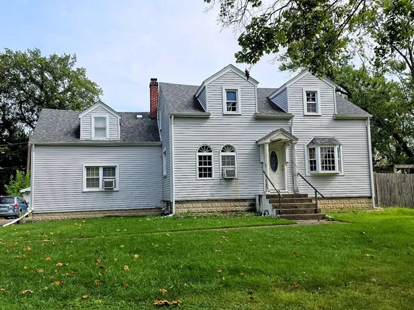 423 S Center St, Bensenville, IL 60106