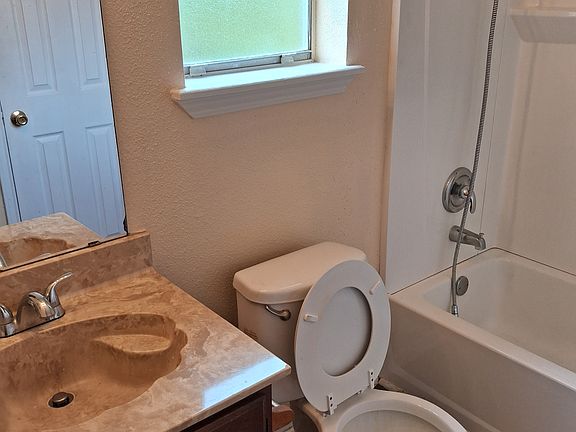 3rd image of 6702 Everhart Rd APT A107