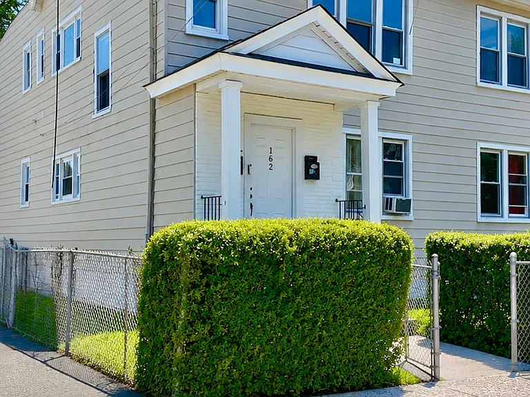 162 W End Ave #2 — Photo 1