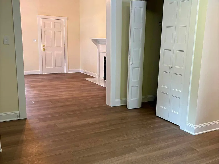 410 Mears St — Photo 4