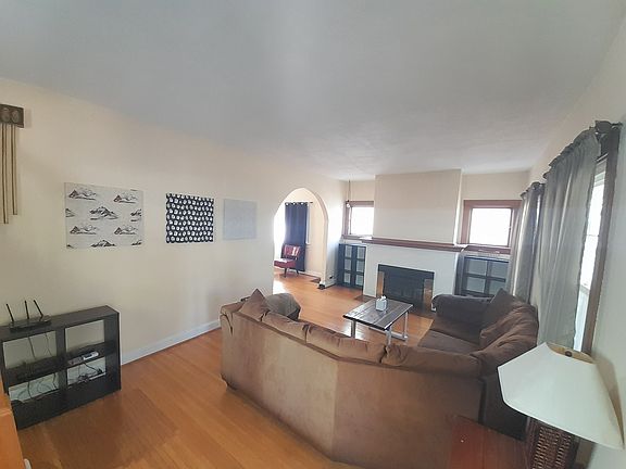 3rd image of 1118 N Elmwood Ave