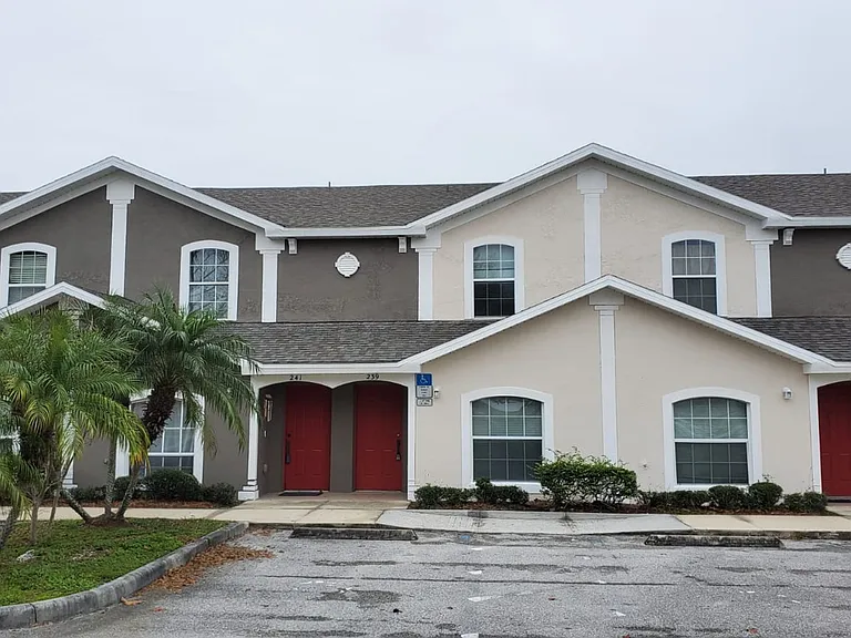 239 Royal Palm Dr — Photo 8