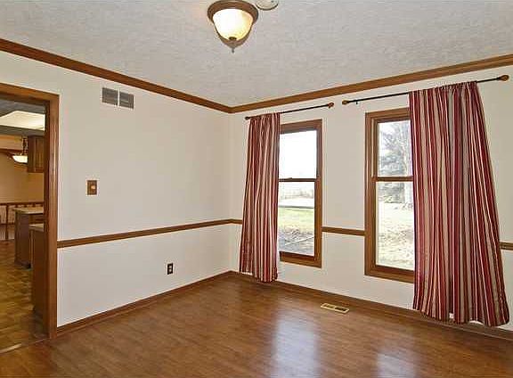 4th image of 305 Redbay Dr