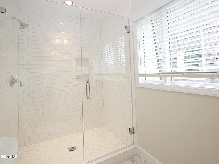 131 Racquet Ln — Photo 35