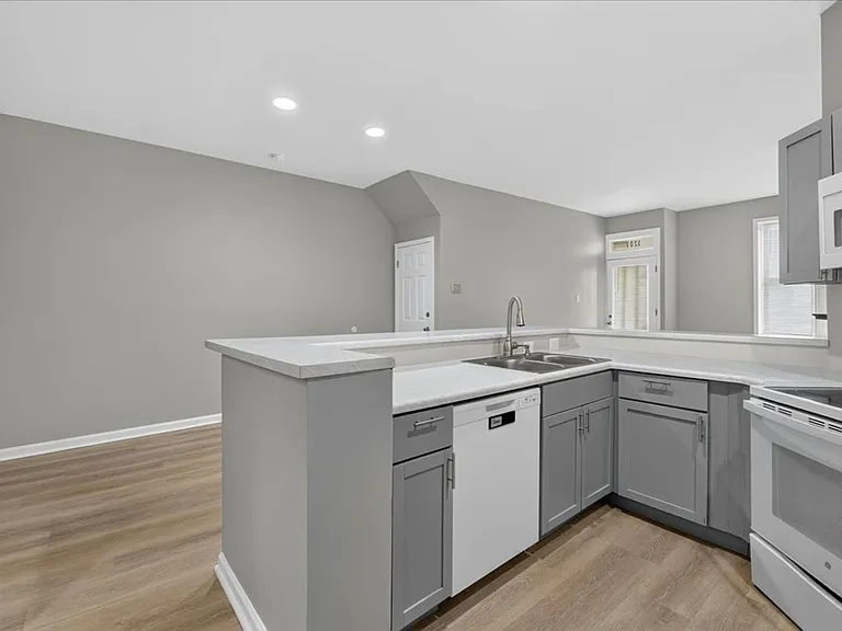 1207 Mackay Pl #1F — Photo 1