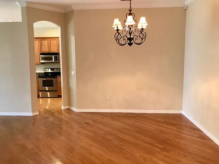 538 Newhall Ln — Photo 12