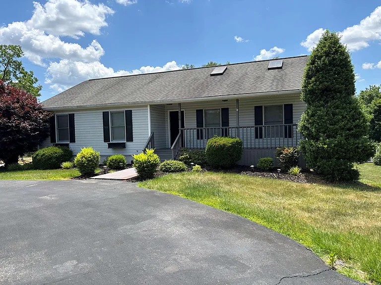 728 Harrison Ave — Photo 1