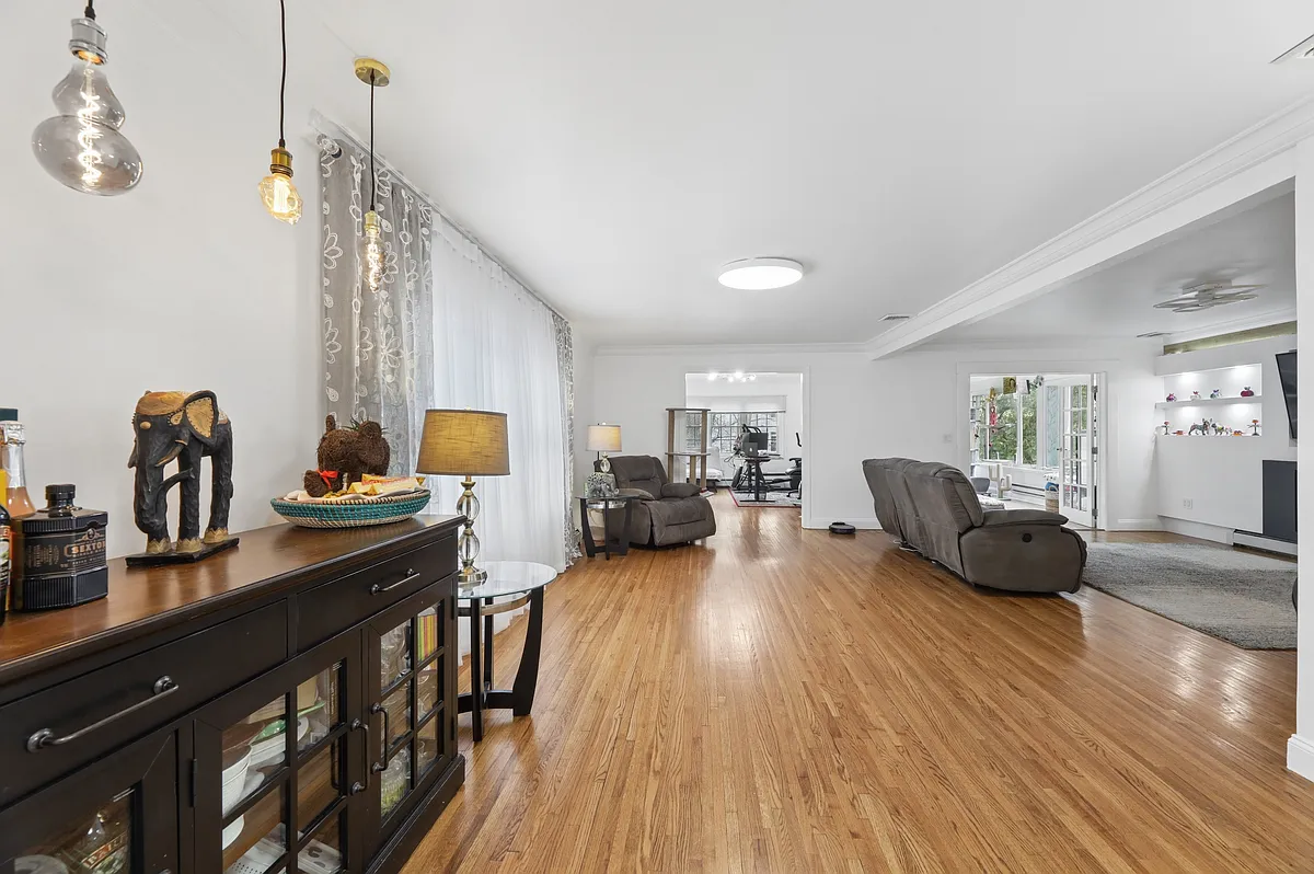 Building Photo - 52 Hillside Ave #B