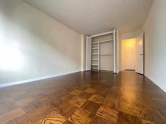 Rented by Bond New York | media 17