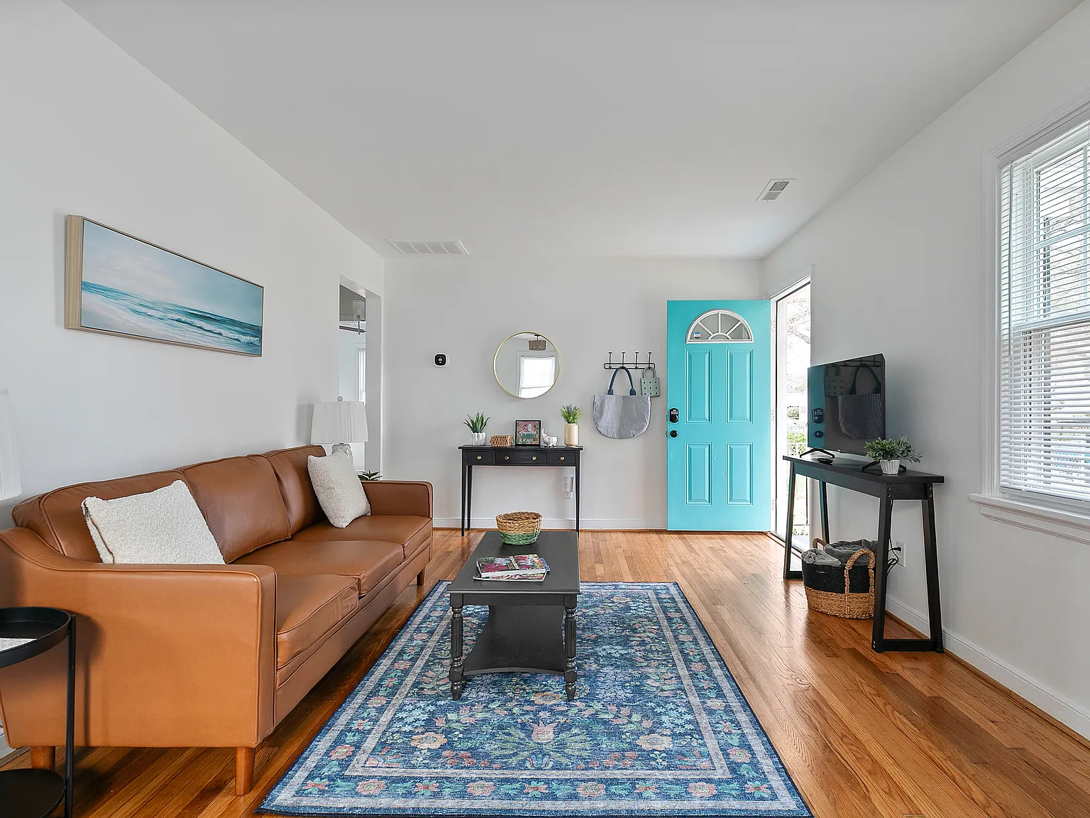 3 bed, 864 sqft, $2,495 — Photo 3