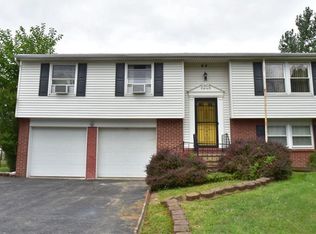 84 Snowberry Cres, Gates, NY 14606